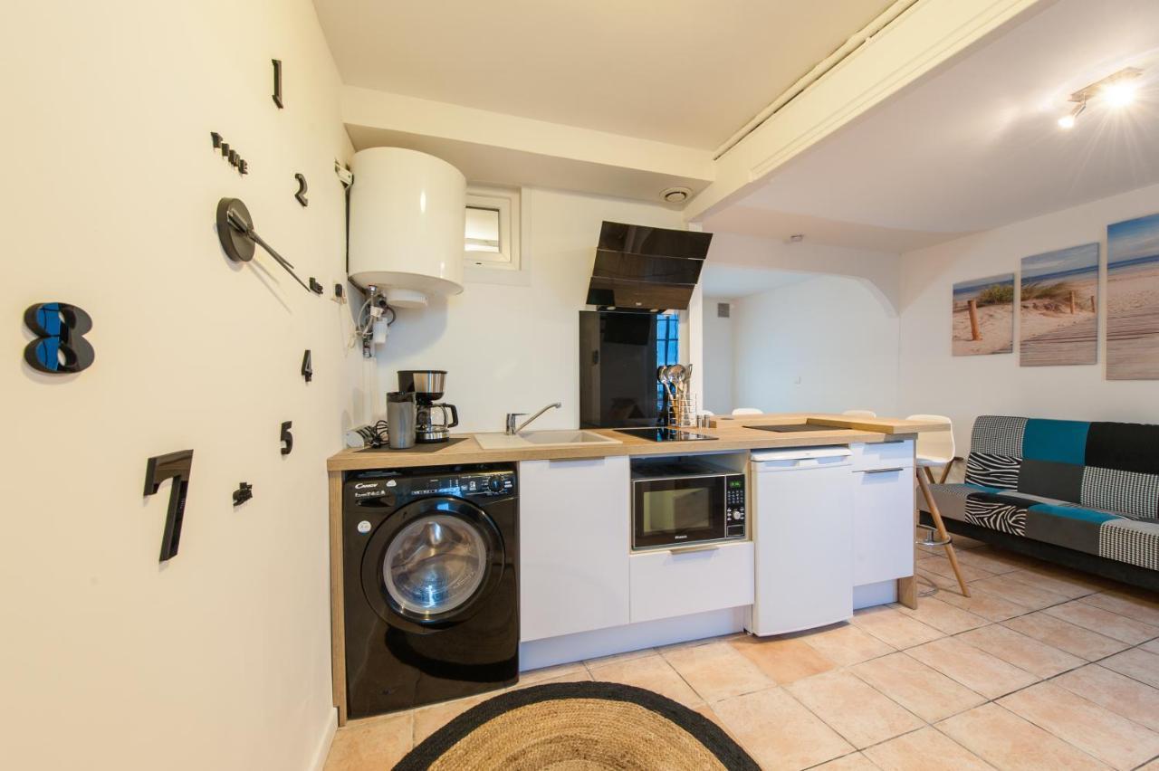 Beautiful Renovated Studio With View- Old Hyeres Exterior photo