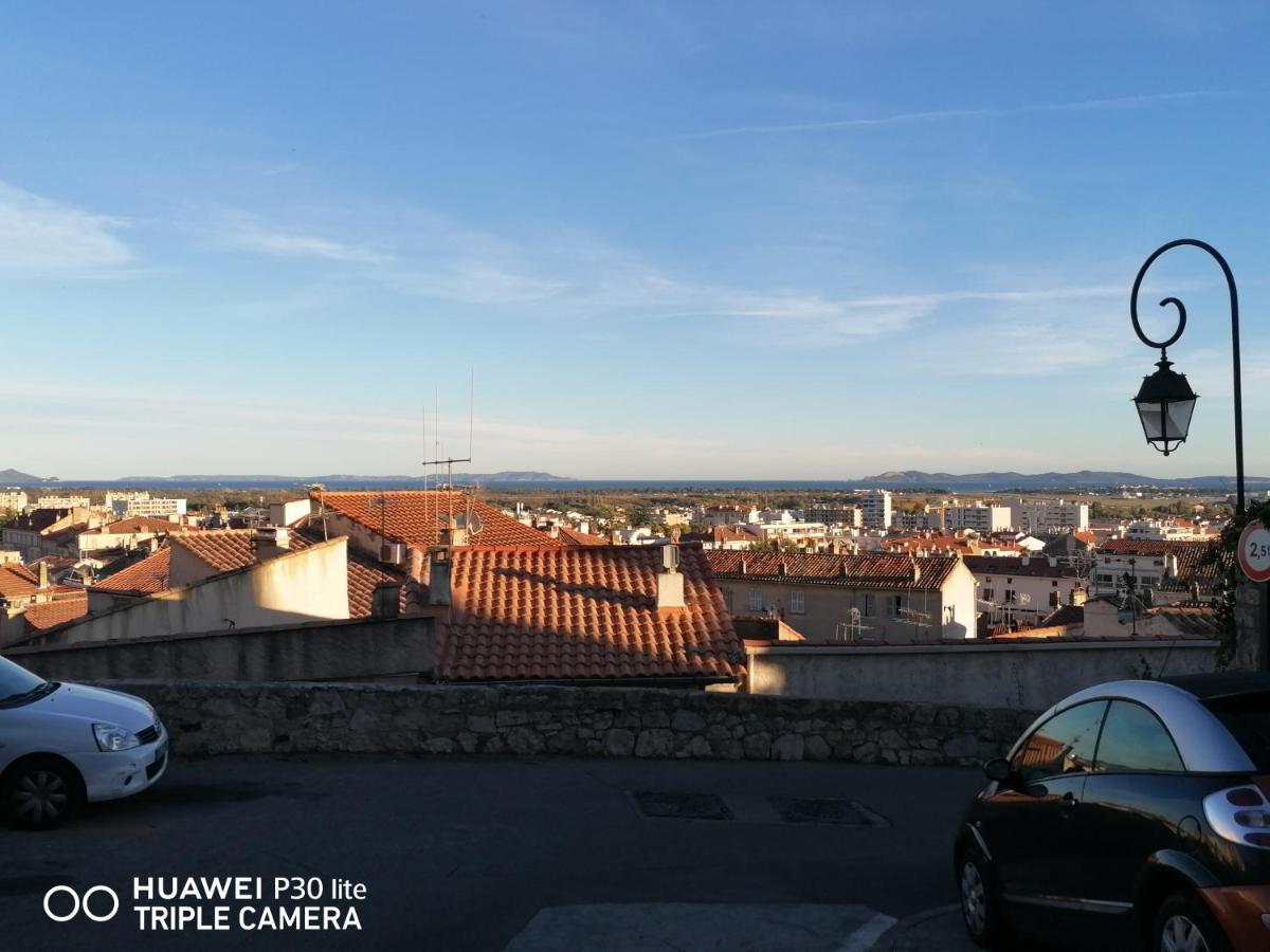 Beautiful Renovated Studio With View- Old Hyeres Exterior photo