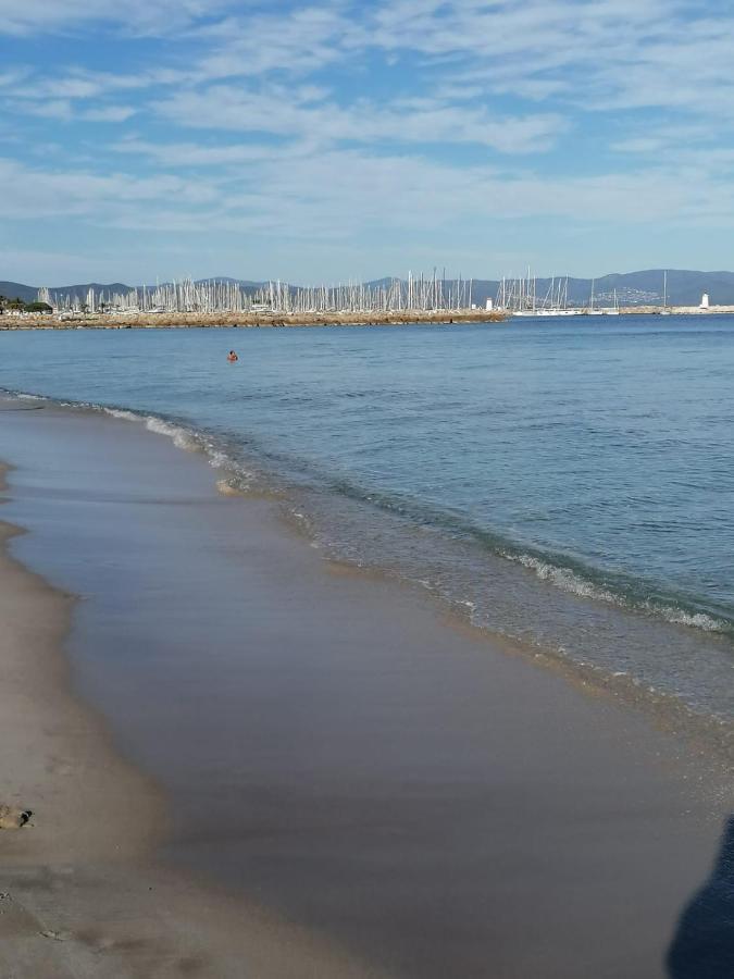Beautiful Renovated Studio With View- Old Hyeres Exterior photo